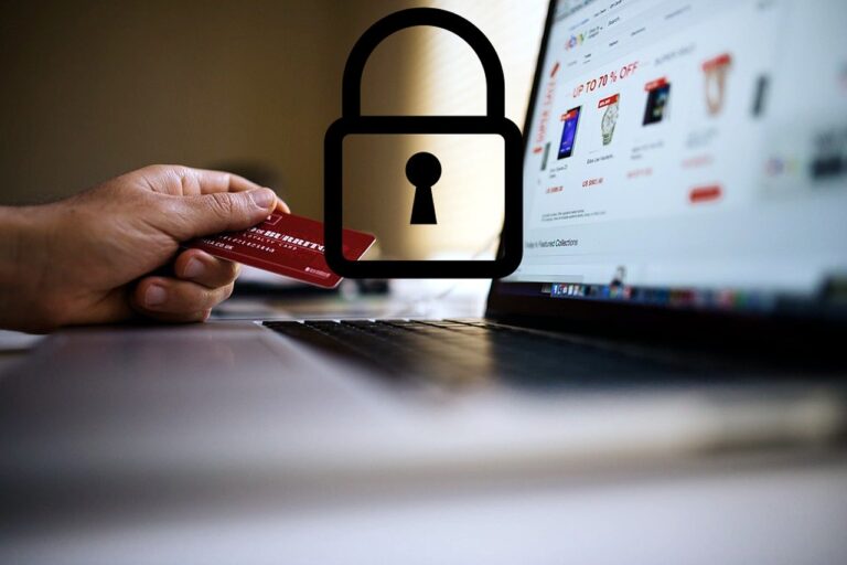 Nakupujete cez internet? Banky odporúčajú uprednostniť platby kartou pred bankovým prevodom. FOTO: Pexels.com