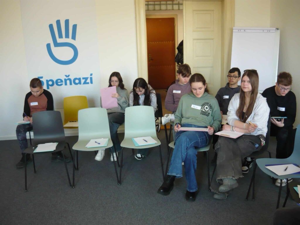 Žiaci na zážitkovom vzdelávaní 5PEŇAZÍ