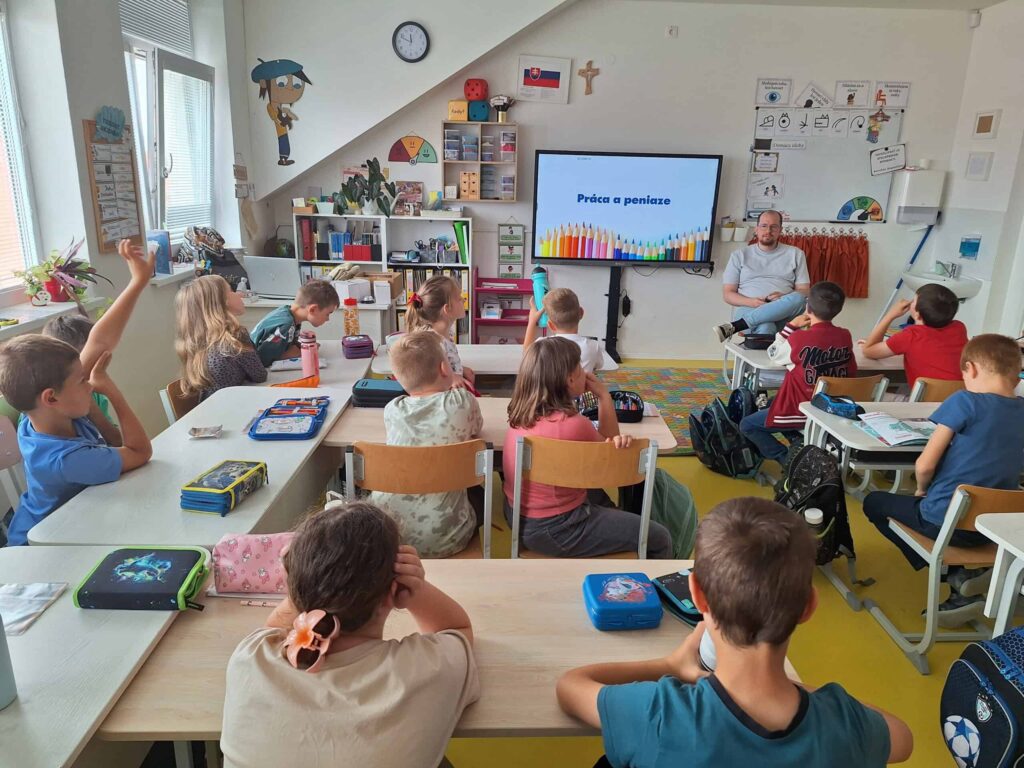 Zážitkové učenie priamo v triede vo Hviezdoslavove