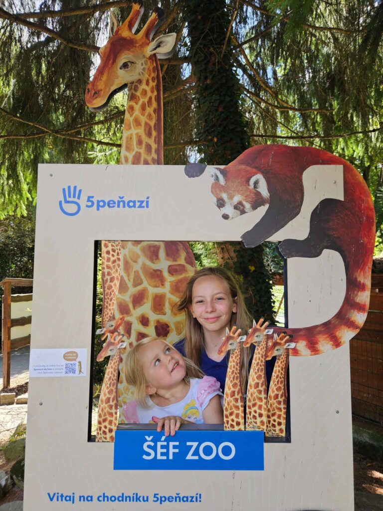 Foto kútik na vzdelávacom chodníku 5PEŇAZÍ #šéfujzoo